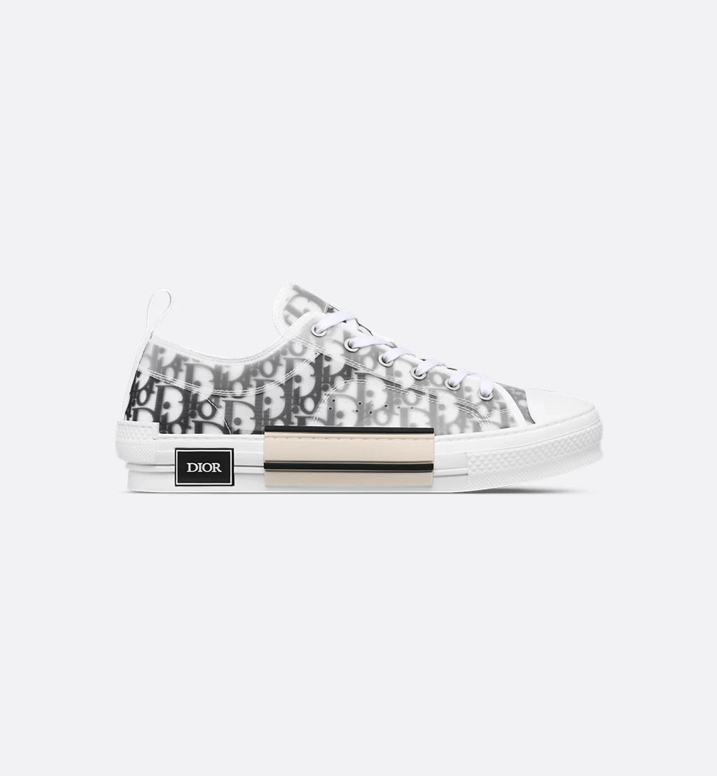 B23  Low-Top Sneaker
