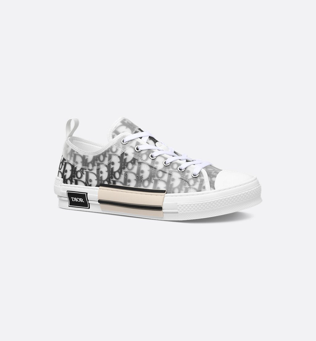 B23  Low-Top Sneaker